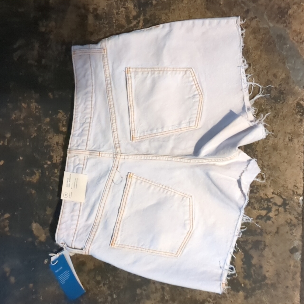 Universal Thread Cut Off Shorts - Picture 2 of 4